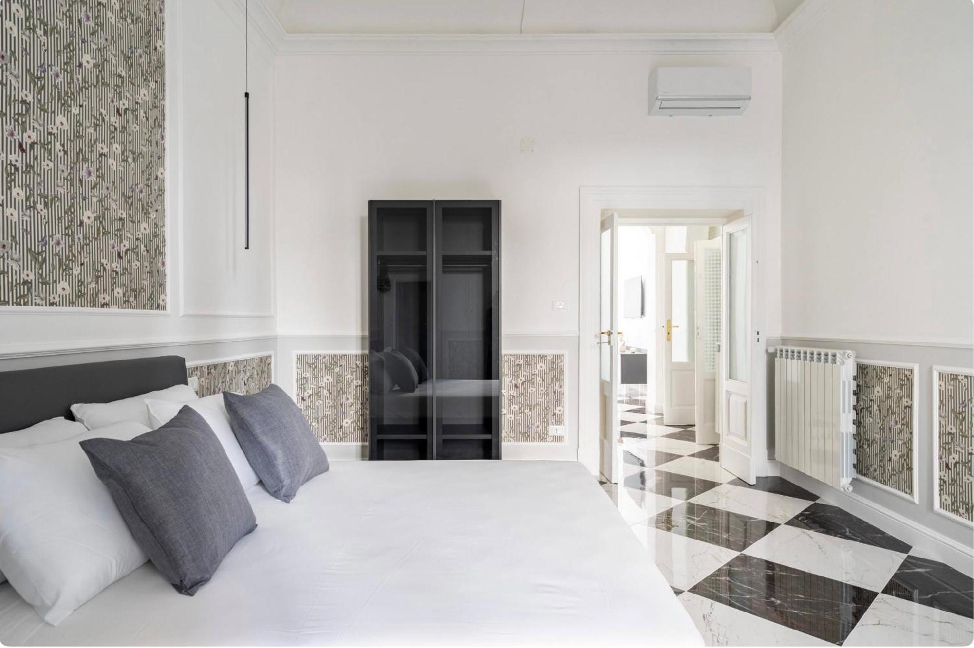Nitti 76 Luxury Apartment Taranto Ngoại thất bức ảnh