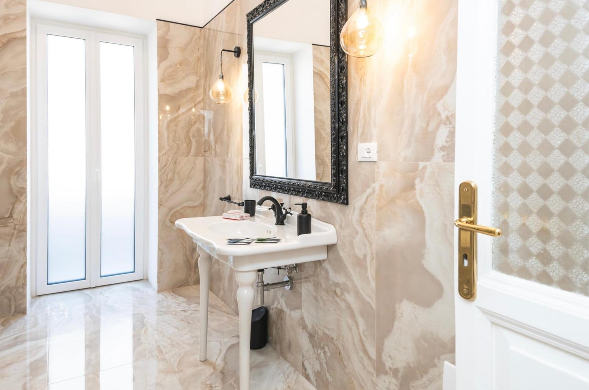 Nitti 76 Luxury Apartment Taranto Ngoại thất bức ảnh